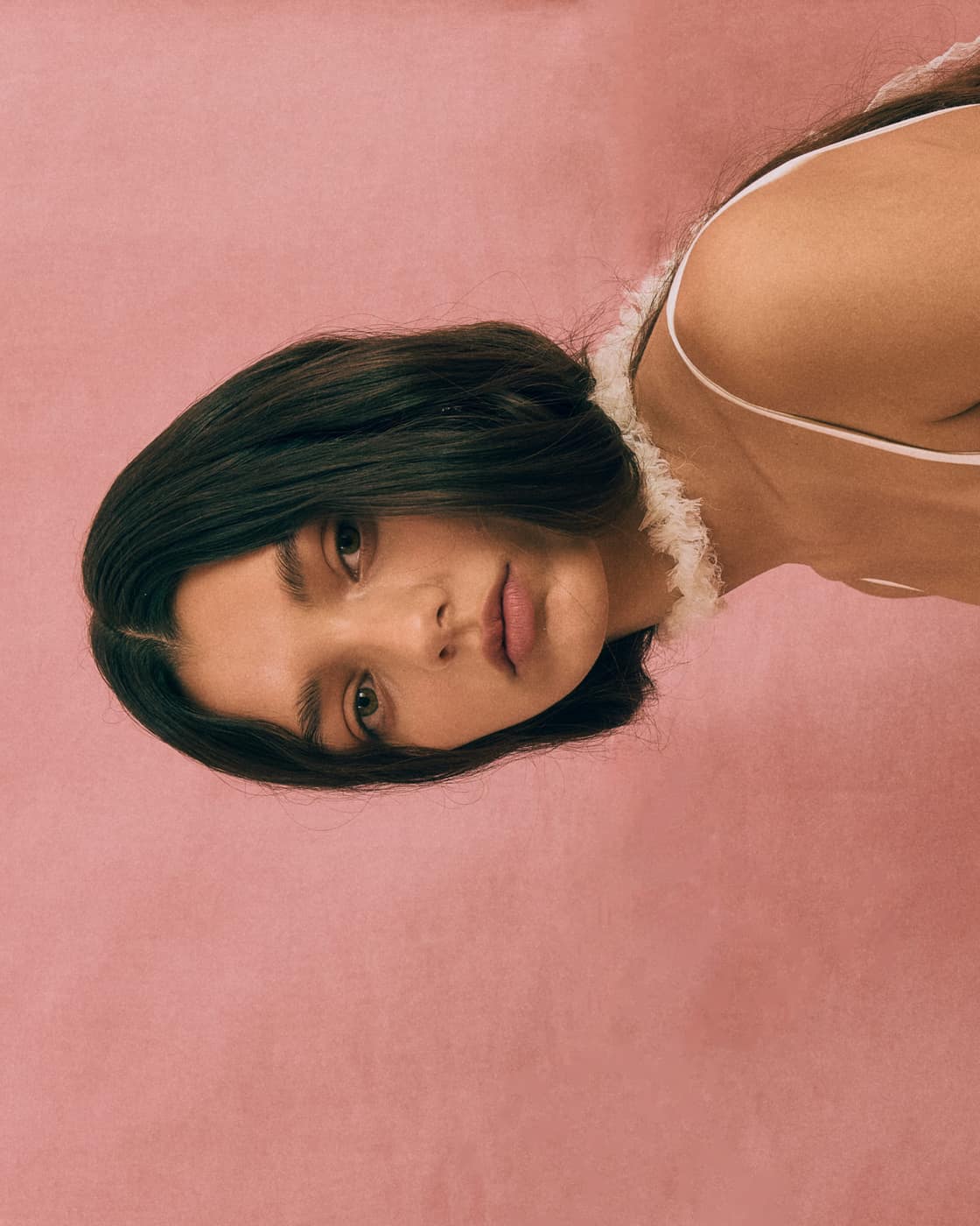 Retrato sobre fondo rosa de la Girls campaign de Blossom Officiel